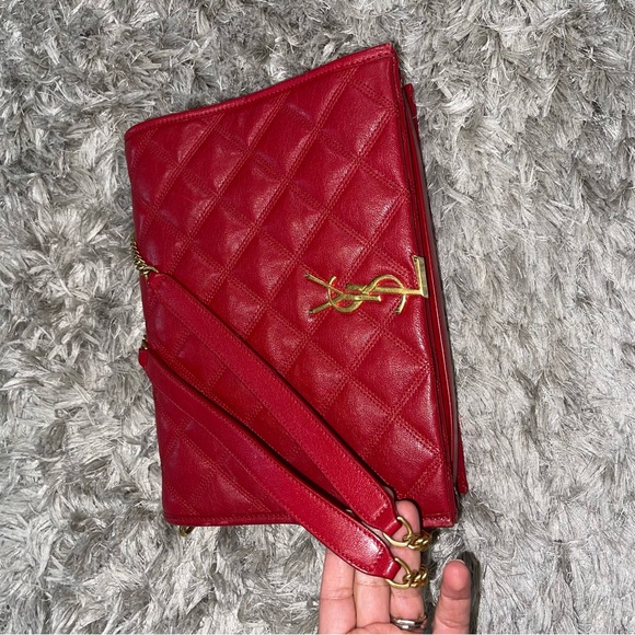 💥SOLD💥SAINT LAURENT
Lambskin Quilted LARGE Becky Chain Bag - Picture 13 of 16